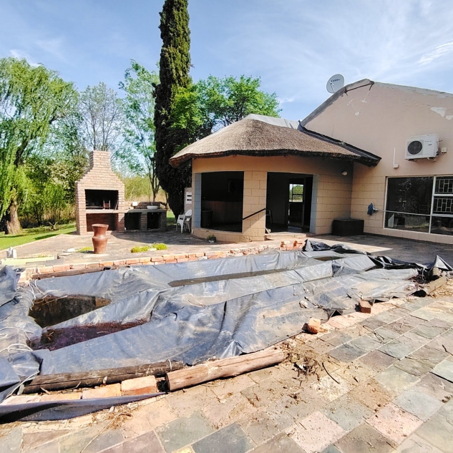 Commercial Property for Sale in Roodewal Free State